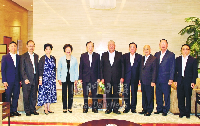 1569298617618366.jpg 57061568397104109.jpg