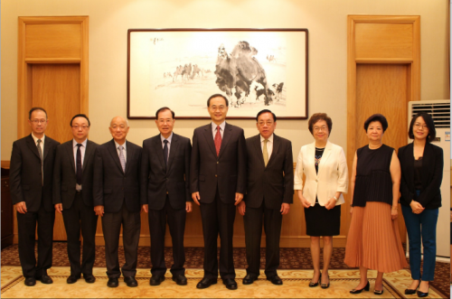 外交公署葉大波特派員晤廠商會 聽取對澳門工業發展意見